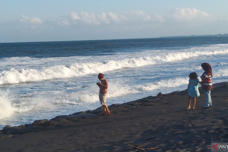 pantai purnama Gianyar Bali