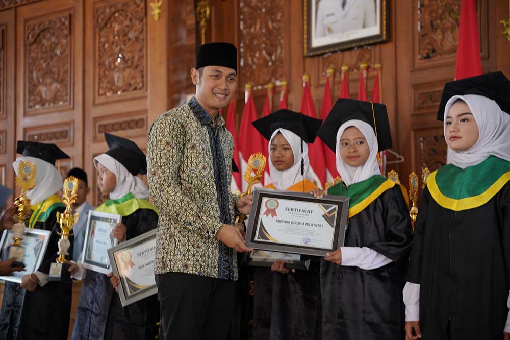 Wisuda-Munaqosah-2024-Tuban